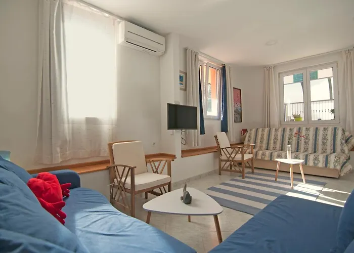 Poolside Paradise - A Hidden Gem In *