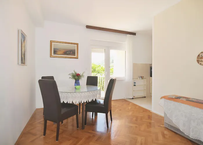 Lägenhet Poolside Paradise - A Hidden Gem In Split