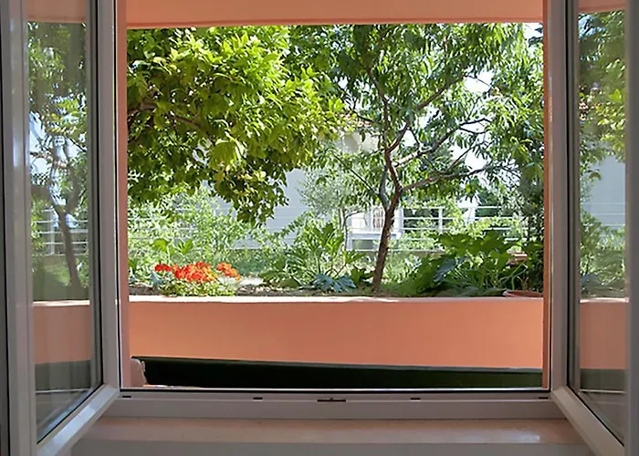 Lägenhet Poolside Paradise - A Hidden Gem In Split Split