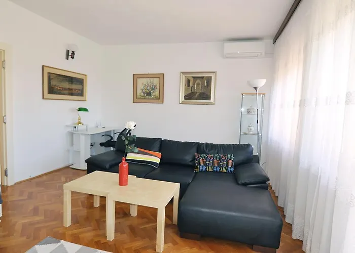 Lägenhet Poolside Paradise - A Hidden Gem In Split