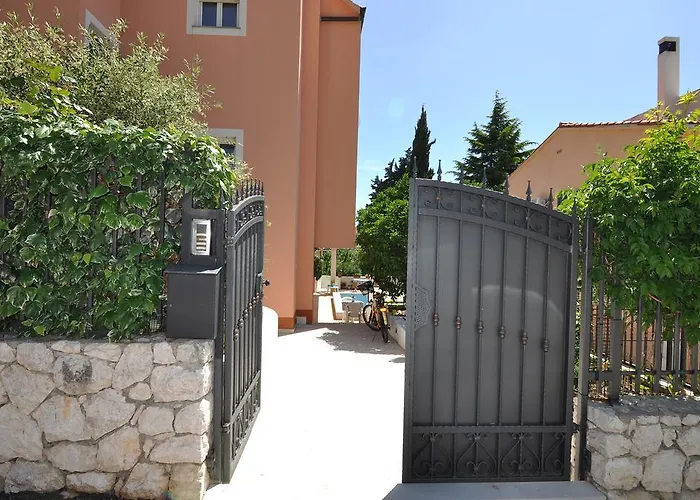 Poolside Paradise - A Hidden Gem In Split *