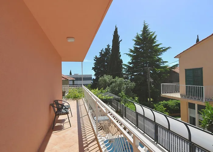 Poolside Paradise - A Hidden Gem In Split Lägenhet Split