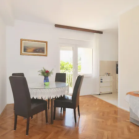 Apartment Poolside Paradise - A Hidden Gem In Split