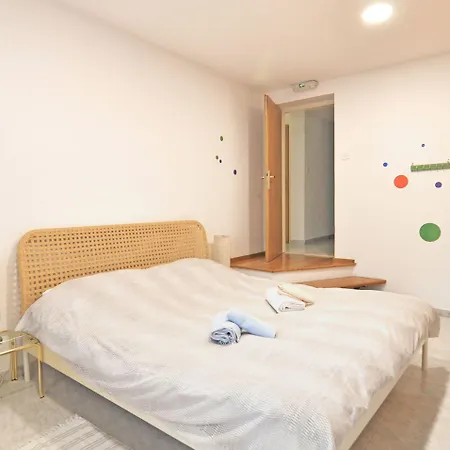 Apartment Poolside Paradise - A Hidden Gem In Split Split