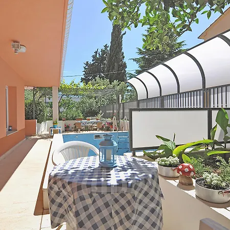 Poolside Paradise - A Hidden Gem In Διαμέρισμα