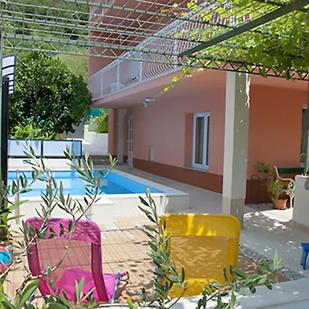 Apartment Poolside Paradise - A Hidden Gem In Split Split
