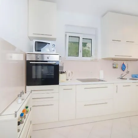 Poolside Paradise - A Hidden Gem In *