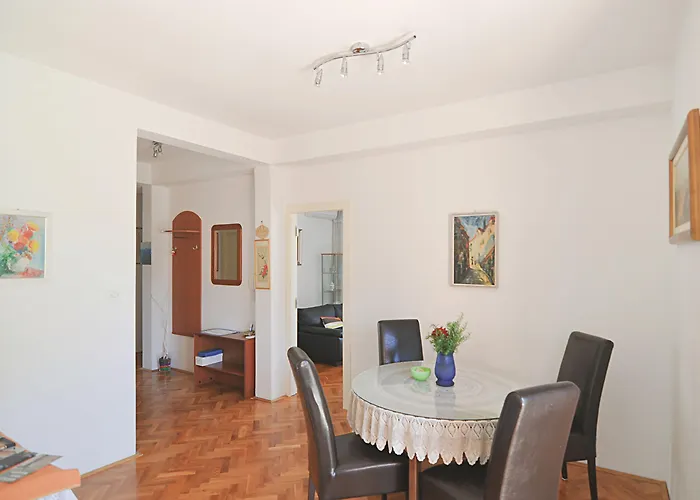 Poolside Paradise - A Hidden Gem In *