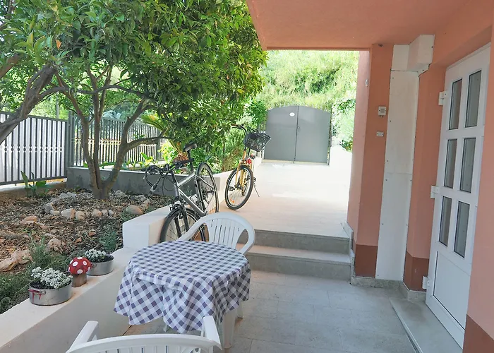 アパート Poolside Paradise - A Hidden Gem In *