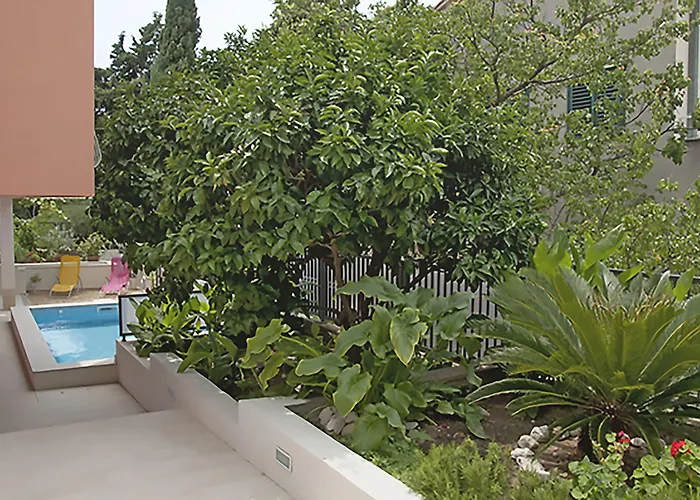 Lejlighed Poolside Paradise - A Hidden Gem In Split