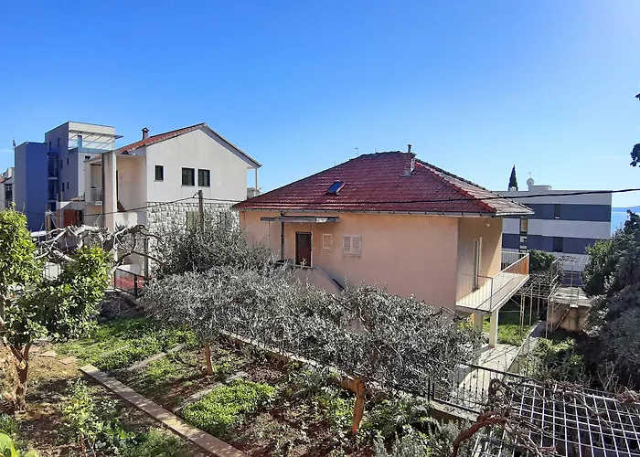 Poolside Paradise - A Hidden Gem In Split