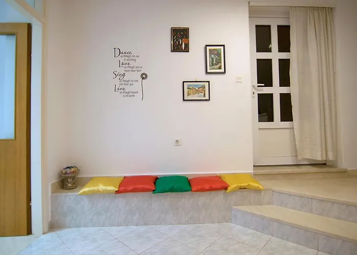 Lejlighed Poolside Paradise - A Hidden Gem In Split